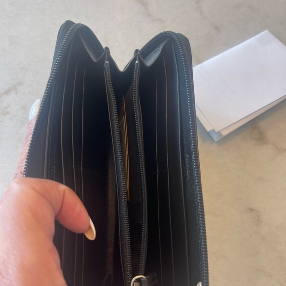PRADA BLACK NYLON BLACK ZIPPY WALLET! Silver hardware! Authentic - Picture 5 of 7